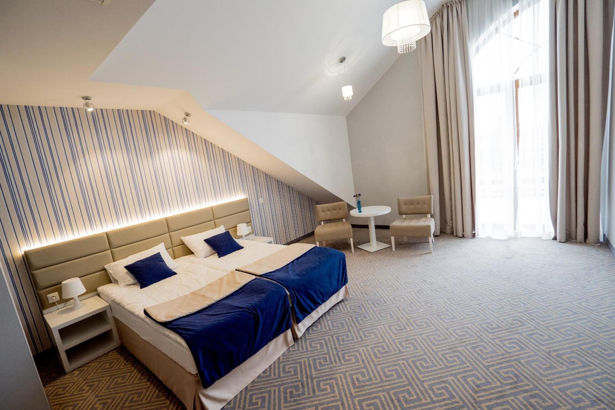 Hotel Aleksandria سيدلس المظهر الخارجي الصورة