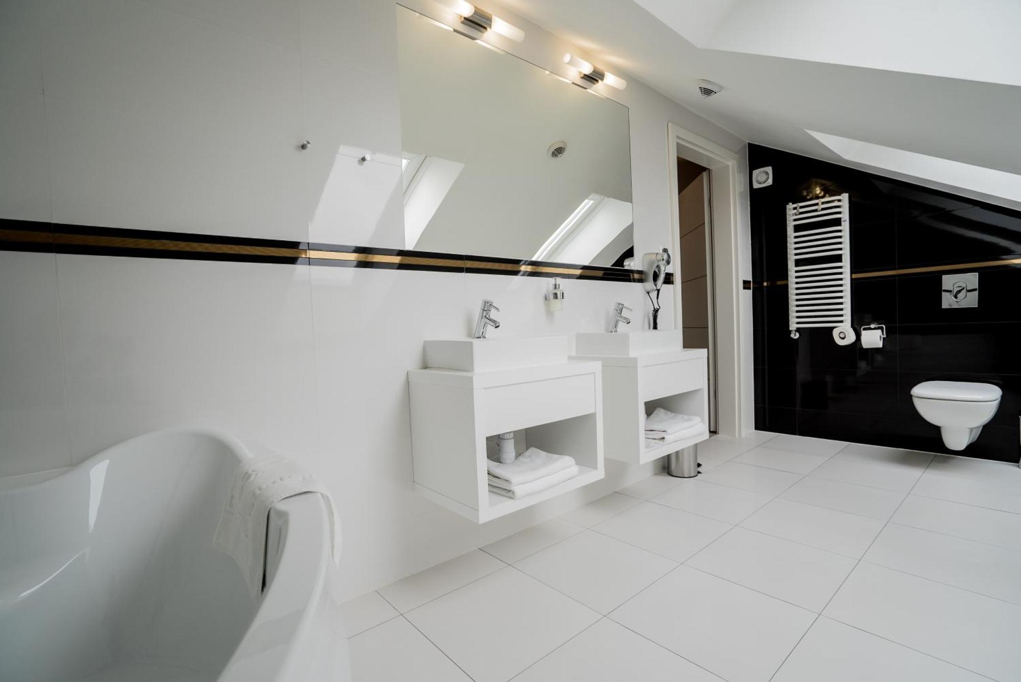 Hotel Aleksandria سيدلس المظهر الخارجي الصورة