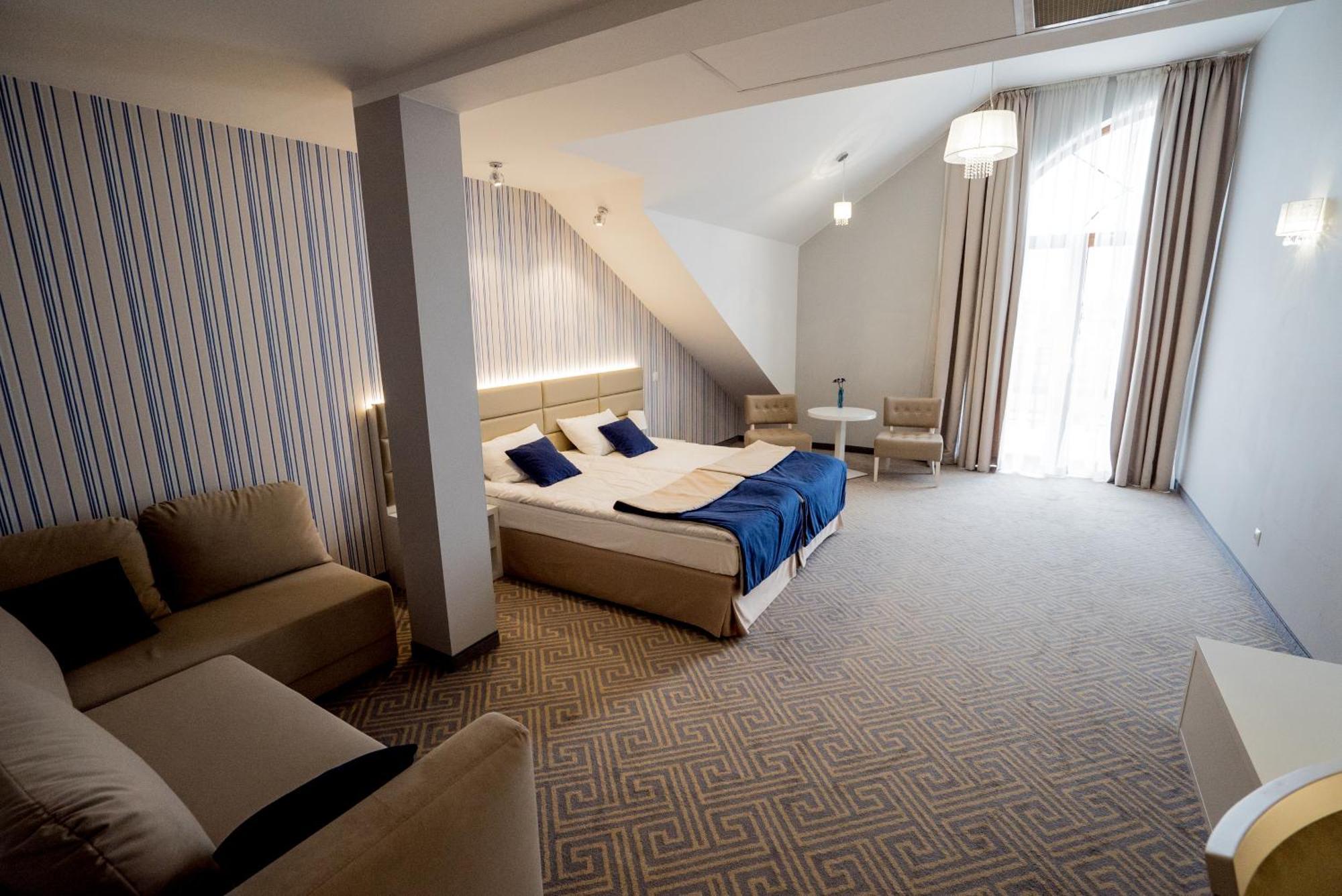 Hotel Aleksandria سيدلس المظهر الخارجي الصورة