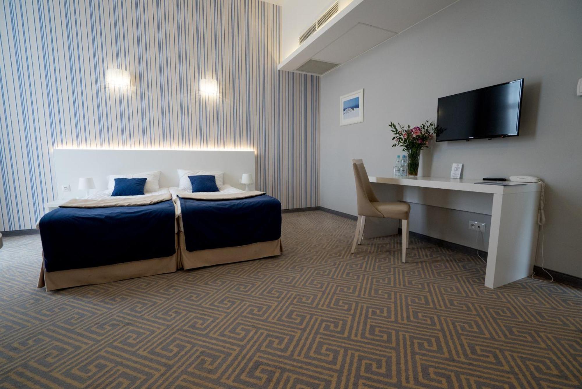 Hotel Aleksandria سيدلس المظهر الخارجي الصورة
