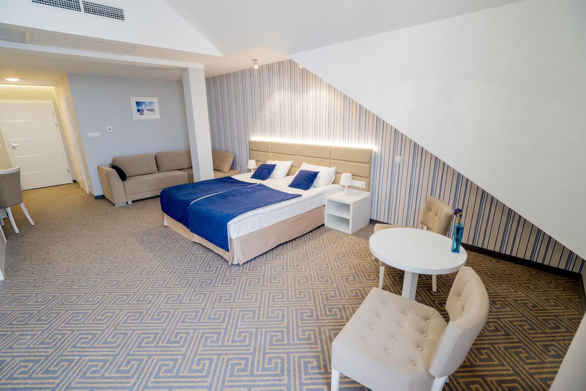 Hotel Aleksandria سيدلس المظهر الخارجي الصورة