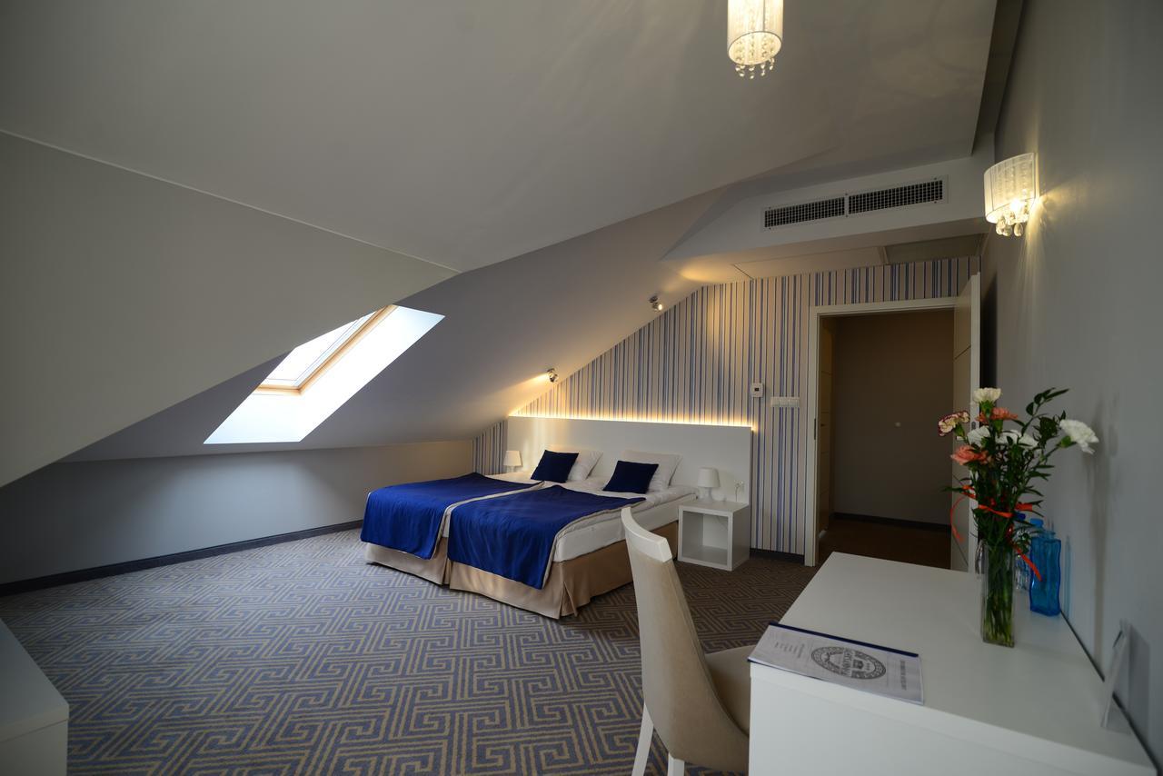 Hotel Aleksandria سيدلس المظهر الخارجي الصورة