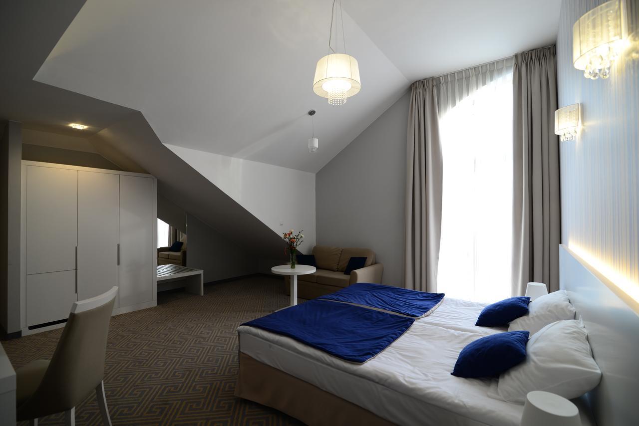 Hotel Aleksandria سيدلس المظهر الخارجي الصورة