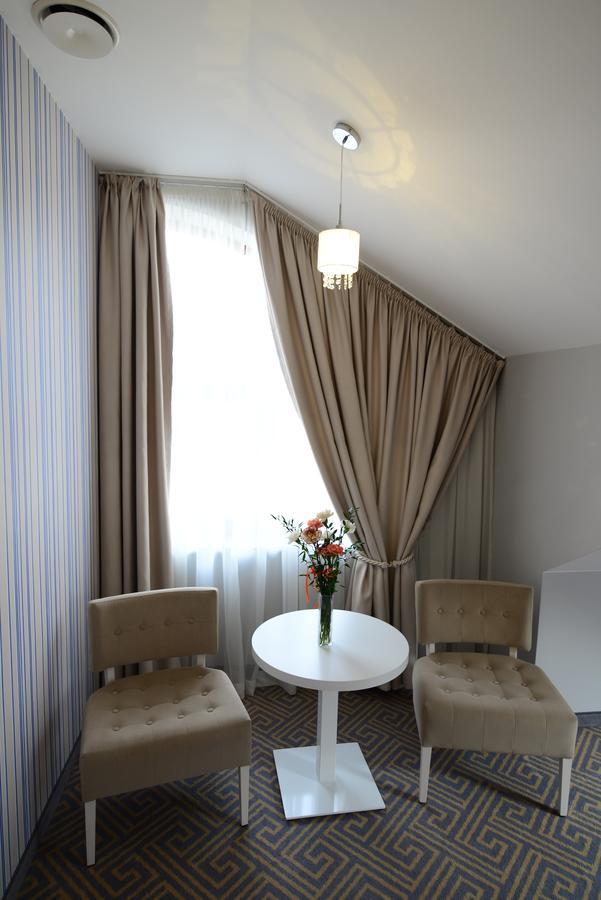 Hotel Aleksandria سيدلس المظهر الخارجي الصورة