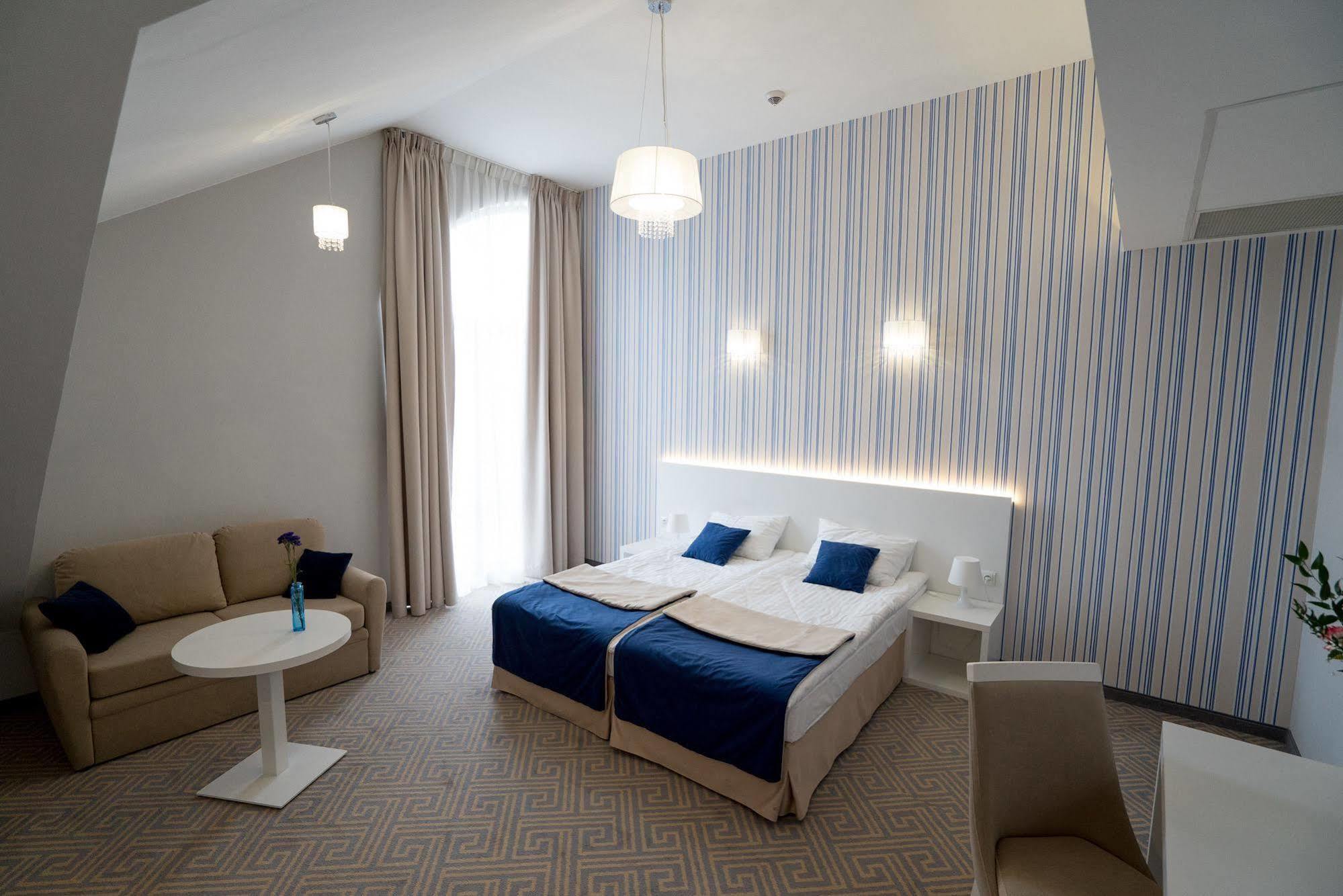 Hotel Aleksandria سيدلس المظهر الخارجي الصورة