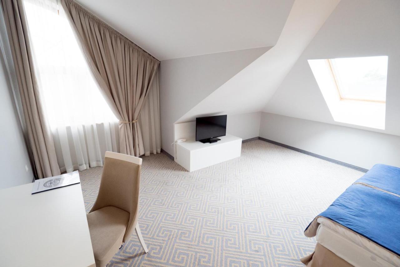 Hotel Aleksandria سيدلس المظهر الخارجي الصورة